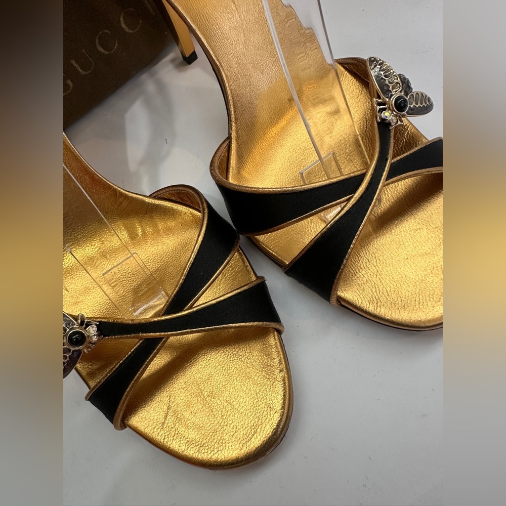 Gucci Bee Satin Heels Black Gold Strappy Sandals Ankle Strap Pumps Sz 9.5 - Picture 6 of 13